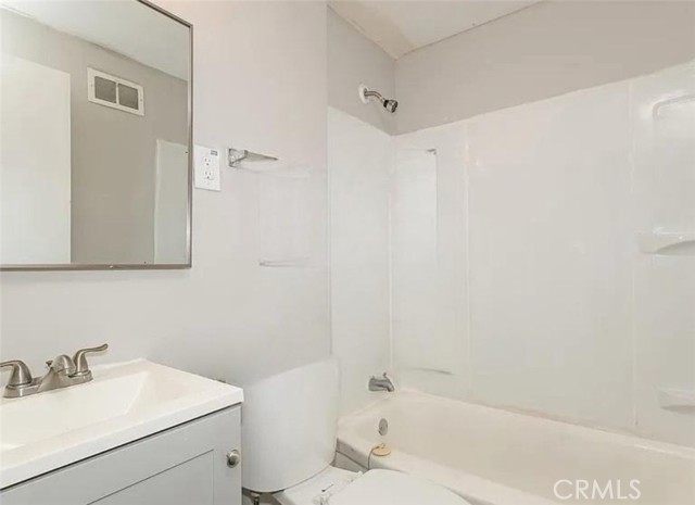 Front Image Thumbnail for CRIV26104296
