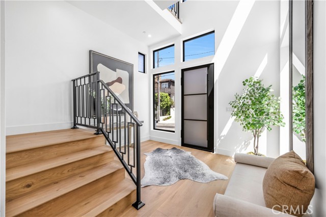 924 17th St, Hermosa Beach CA: https://media.crmls.org/medias/ab9eb0c6-5a0f-4be5-9c10-3537ab1c5e2f.jpg
