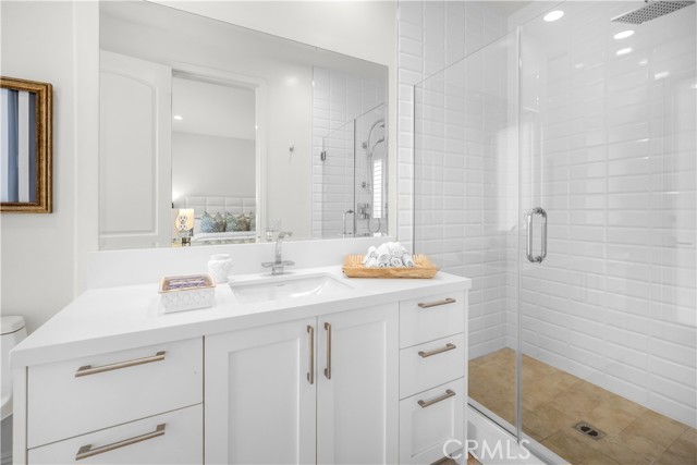 5366 Collingwood Circle, Calabasas CA: https://media.crmls.org/medias/aba09234-8671-4e21-b082-9647611531ce.jpg