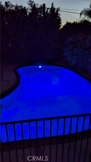 Detail Gallery Image 5 of 34 For 527 S Orchard Dr, Burbank,  CA 91506 - 4 Beds | 1/1 Baths