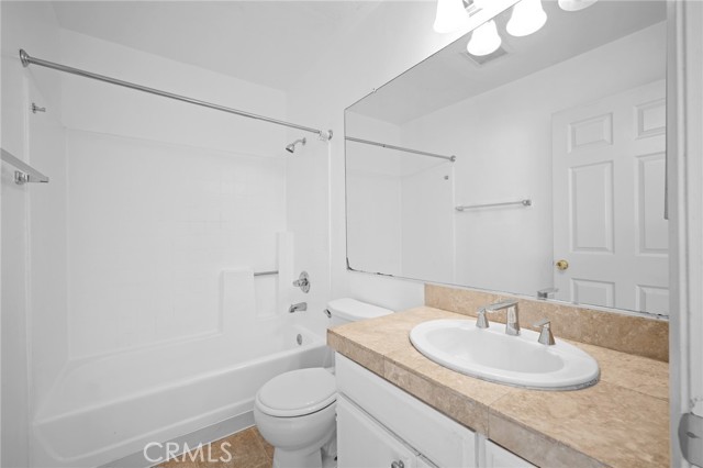 Detail Gallery Image 17 of 20 For 7045 Woodley Ave #212,  Van Nuys,  CA 91406 - 2 Beds | 2 Baths