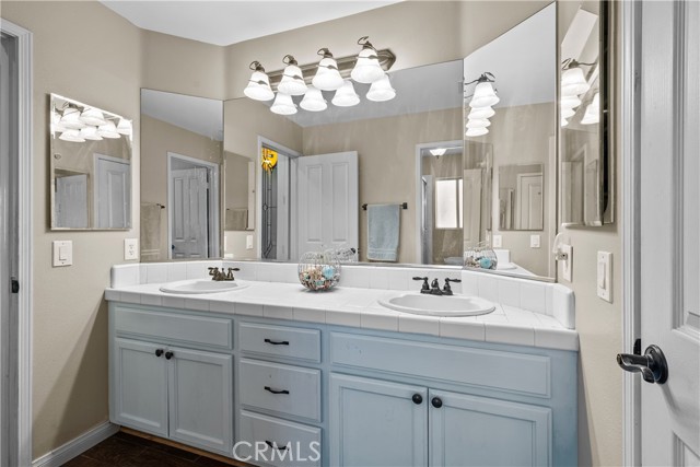 15355 Michael Crest Drive, Canyon Country CA: https://media.crmls.org/medias/aba21965-aeaf-414f-8f1c-ac3f9b32adbb.jpg
