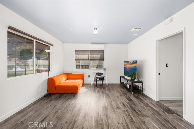 Image 18 of 70 For 6117 Loma Avenue