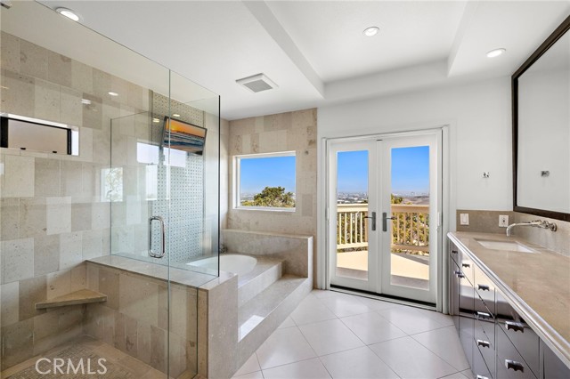 31 Saint Tropez, Newport Beach CA: https://media.crmls.org/medias/aba3b1a6-4252-4757-bf4f-78514c80d028.jpg