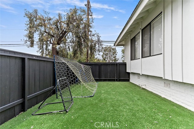 Detail Gallery Image 41 of 42 For 5681 E. Colorado St, Long Beach,  CA 90814 - 3 Beds | 2/1 Baths