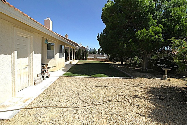Detail Gallery Image 4 of 24 For 27241 Silver Lakes, Helendale,  CA 92342 - 3 Beds | 2 Baths