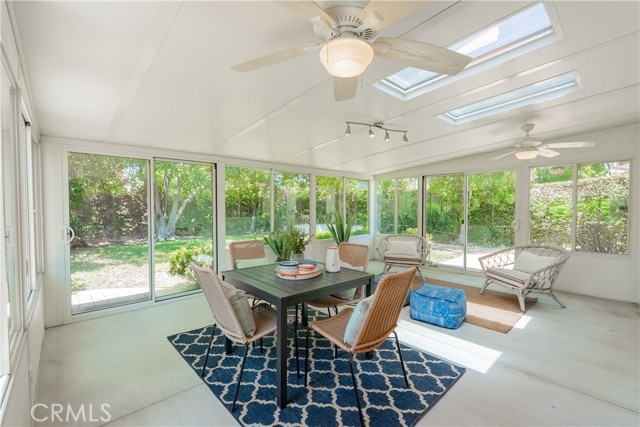 7215 Enfield Avenue, Reseda CA: https://media.crmls.org/medias/aba67ab2-bcbe-4ba8-b497-b2666eec2f51.jpg