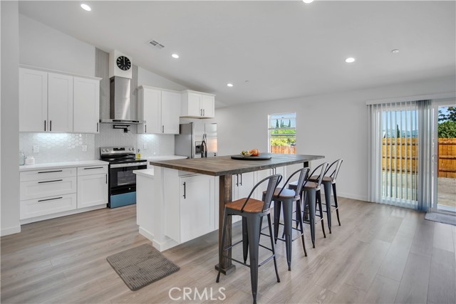 33140 Hill, Lake Elsinore CA: https://media.crmls.org/medias/aba6cb93-5ced-44eb-bbbf-220bc0559303.jpg