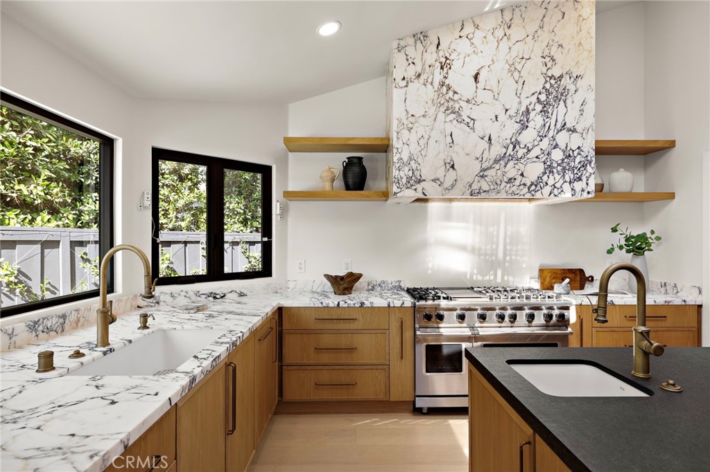 MLS #OC26165398 image #9