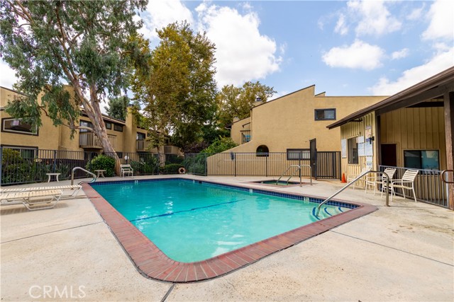 17430 Vanowen, Lake Balboa CA: https://media.crmls.org/medias/aba82f32-adce-4e42-a190-4ce24afbbb5e.jpg