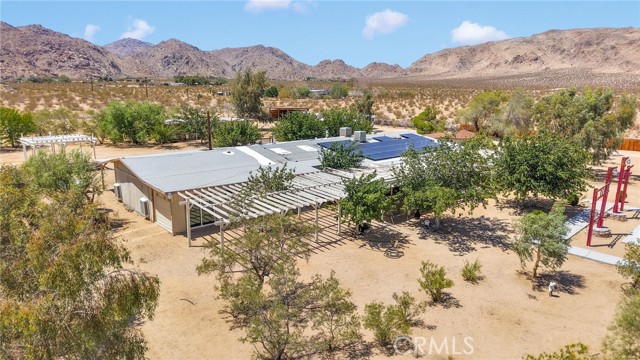 Detail Gallery Image 4 of 75 For 12660 Ivanhoe Rd, Lucerne Valley,  CA 92356 - 12 Beds | 12 Baths