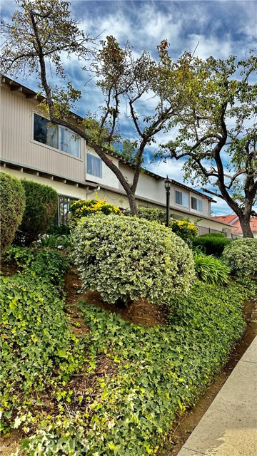 Detail Gallery Image 2 of 11 For 1312 Alessandro Dr, Newbury Park,  CA 91320 - 4 Beds | 2 Baths