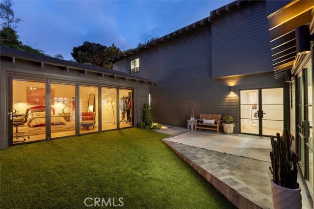 1012 10th Street, Manhattan Beach CA: https://media.crmls.org/medias/aba9a5ea-6cc0-4a6f-9563-85872abb2ca4.jpg