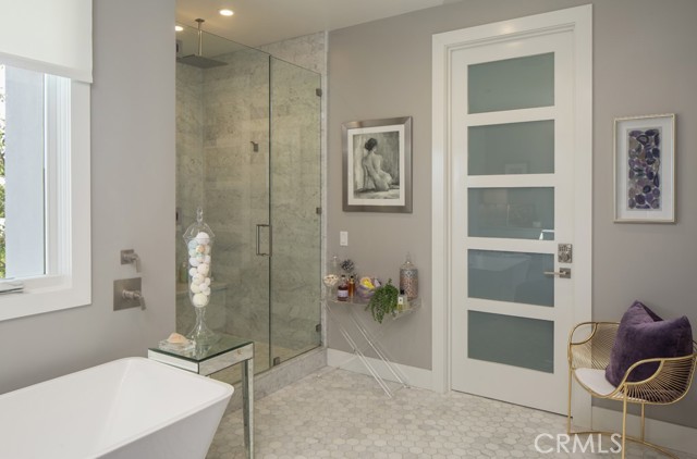 Detail Gallery Image 21 of 30 For 547 Tustin Ave, Newport Beach,  CA 92663 - 5 Beds | 5/1 Baths