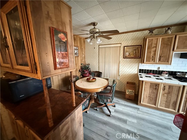 Detail Gallery Image 9 of 23 For 929 E Foothill #46,  Upland,  CA 91786 - 3 Beds | 2/1 Baths