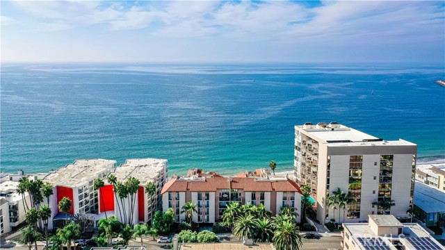 555 Esplanade, Redondo Beach CA: https://media.crmls.org/medias/abaa047d-dc06-4f42-8e1e-7ddadc0265e3.jpg