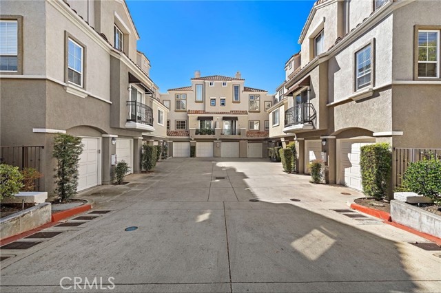 15 Via Pamplona, Rancho Santa Margarita CA: https://media.crmls.org/medias/abaa49e0-52ef-4ecd-bfd4-118b9480e43a.jpg