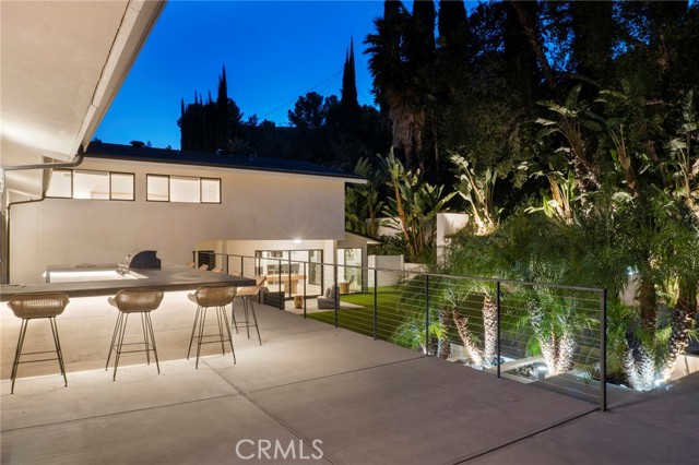 5265 Del Moreno Drive, Woodland Hills CA: https://media.crmls.org/medias/abaa5991-6452-4b24-9dd6-dfe5b8e50004.jpg
