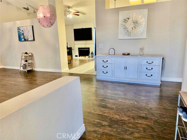 Detail Gallery Image 2 of 20 For 12966 Sundown, Victorville,  CA 92392 - 3 Beds | 2 Baths