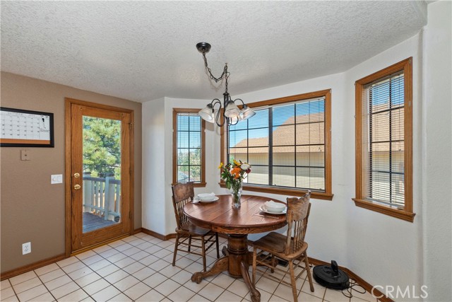 Detail Gallery Image 10 of 41 For 1242 Kayah Dr, Big Bear City,  CA 92314 - 3 Beds | 3/1 Baths