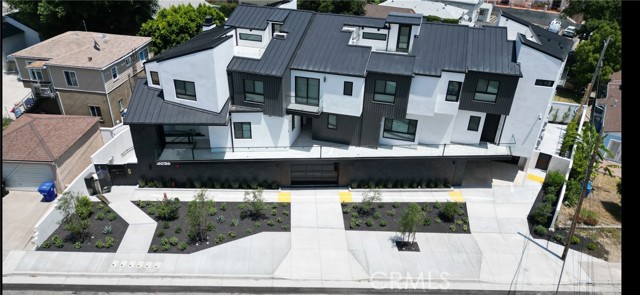 4036 Rosemont Avenue, Montrose CA: https://media.crmls.org/medias/abab6a33-dd4d-49c2-960a-ed4ee17b4772.jpg
