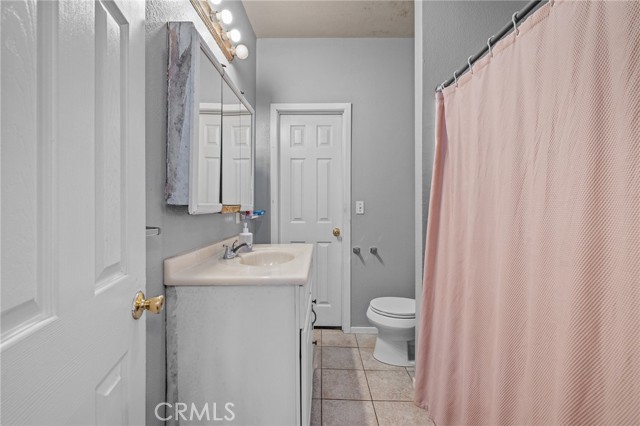 608 E Main Street, Santa Paula CA: https://media.crmls.org/medias/ababb0cc-cff1-4194-acbf-1ce4693188b4.jpg