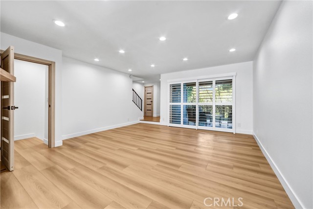 Detail Gallery Image 8 of 36 For 9502 via Salerno, Burbank,  CA 91504 - 2 Beds | 2/1 Baths