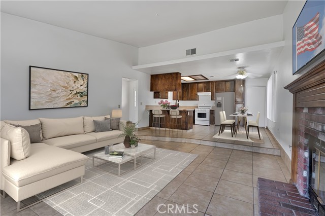 Detail Gallery Image 11 of 38 For 12851 Desert Creek, Victorville,  CA 92395 - 3 Beds | 2 Baths