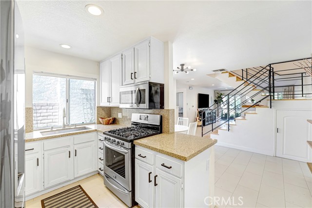 11621 Tampa Avenue, 194 photo 9