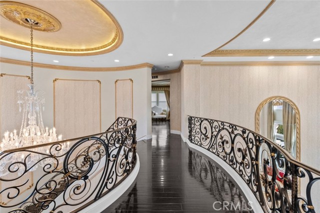 3724 Winford Drive, Tarzana CA: https://media.crmls.org/medias/abad5b1b-c2fd-425e-b6fd-87624539e827.jpg