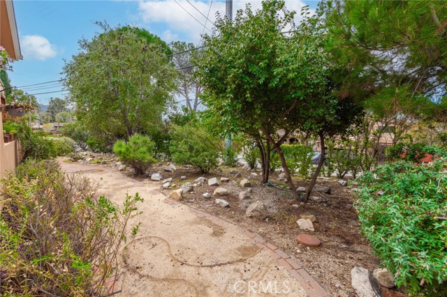 Detail Gallery Image 5 of 57 For 10424 Tujunga Canyon, Tujunga,  CA 91042 - 4 Beds | 3 Baths