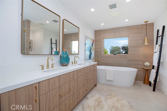 Detail Gallery Image 35 of 60 For 2120 N Berendo St, Los Angeles,  CA 90027 - 5 Beds | 4/1 Baths