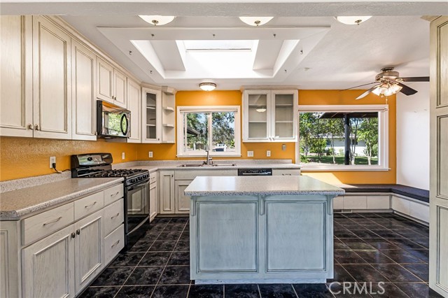 Detail Gallery Image 13 of 55 For 14105 Calle Privada, Red Bluff,  CA 96080 - 4 Beds | 2/1 Baths