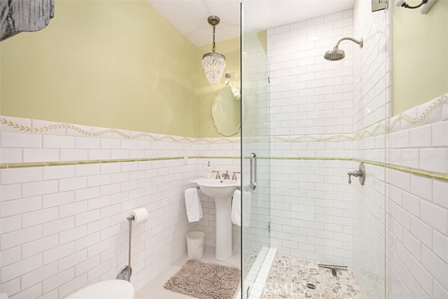 228 Ledroit Street, Laguna Beach CA: https://media.crmls.org/medias/abae3727-3ff8-4124-8c0f-bb52fa8c7d72.jpg