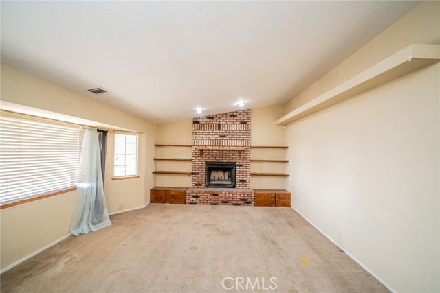 12770 5th Avenue, Victorville CA: https://media.crmls.org/medias/abae91e5-fa64-425b-9929-aa84540909de.jpg