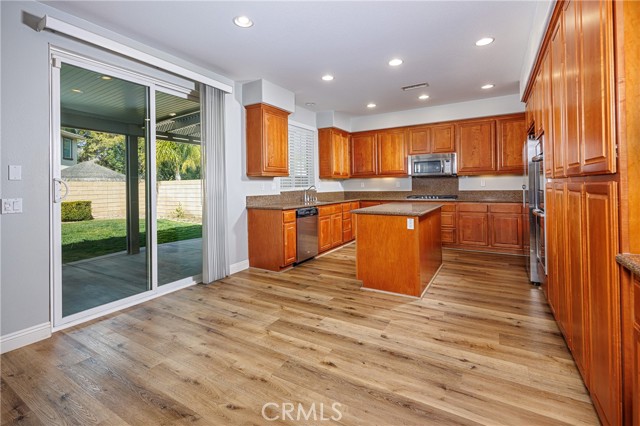 Detail Gallery Image 3 of 28 For 32056 Red Mountain, Temecula,  CA 92592 - 4 Beds | 2/1 Baths