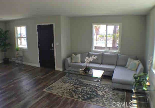 1431 Beacon, Los Angeles CA: https://media.crmls.org/medias/abaf08df-2b0b-420d-bbee-e66bcd503ada.jpg