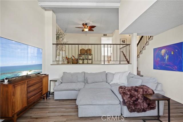 Detail Gallery Image 9 of 53 For 19355 Sherman Way #41,  Reseda,  CA 91335 - 2 Beds | 2/1 Baths