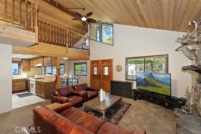 Detail Gallery Image 6 of 33 For 843 Maple Ln, Sugarloaf,  CA 92386 - 3 Beds | 2 Baths