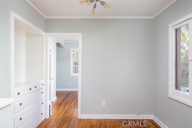 455 E Sacramento Street, Altadena CA: https://media.crmls.org/medias/abaf8c74-23d9-4555-b298-70030591699a.jpg