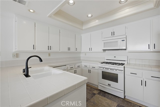 23401 Via Linda, Mission Viejo CA: https://media.crmls.org/medias/abaf9bfa-2167-4320-bf34-bdad4c49a2c0.jpg