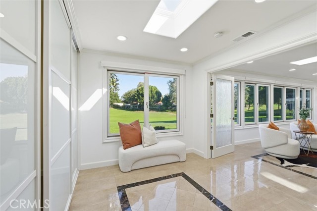 5512 W Paseo Del Lago, Laguna Woods CA: https://media.crmls.org/medias/abb00130-e5d6-41e9-87bd-0dcf2f5ee4fb.jpg