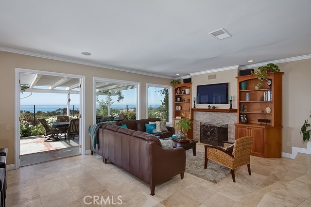 Detail Gallery Image 8 of 20 For 491 Calle Amigo, San Clemente,  CA 92673 - 4 Beds | 3 Baths