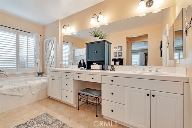 Detail Gallery Image 21 of 50 For 18845 Laurel Crest Lane, Canyon Country,  CA 91351 - 4 Beds | 3 Baths