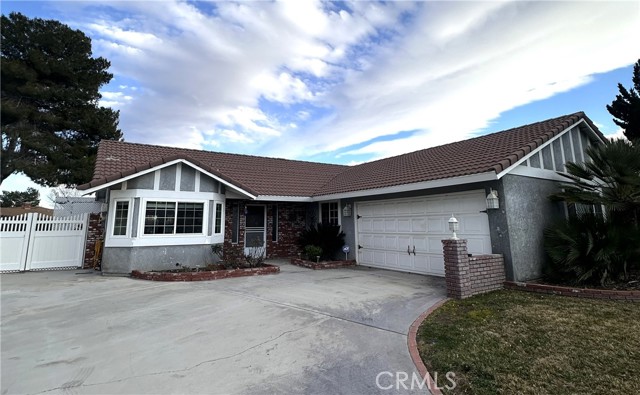 Detail Gallery Image 3 of 26 For 13005 Greensboro, Victorville,  CA 92395 - 3 Beds | 2 Baths