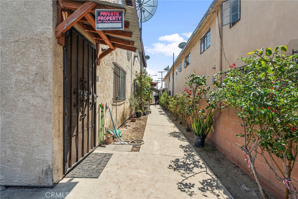 MLS #OC25222143 image #38