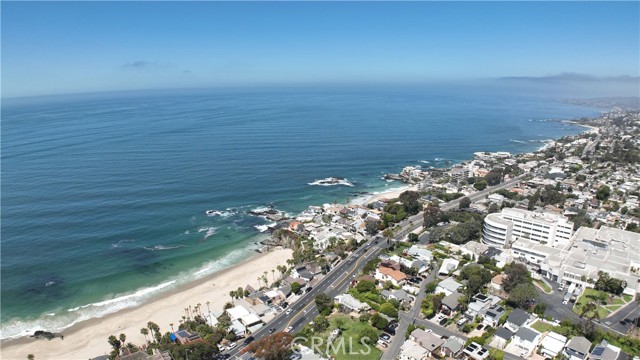 Detail Gallery Image 11 of 23 For 31955 10th Ave, Laguna Beach,  CA 92651 - 3 Beds | 2 Baths