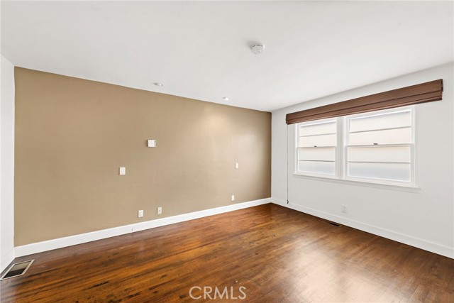 413 Dahlia Avenue, Corona del Mar CA: https://media.crmls.org/medias/abb1effa-f552-47f2-a5a4-8686685551b6.jpg