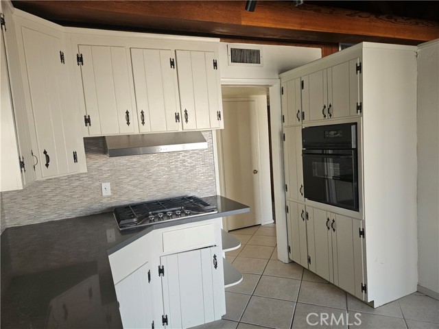 809 Arville Avenue, Barstow CA: https://media.crmls.org/medias/abb2d697-1bce-4450-b004-8296a4c0fda2.jpg