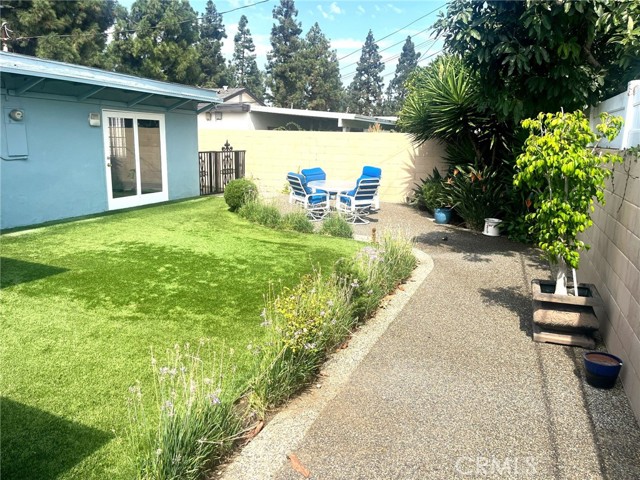 3050 Madison Avenue, Costa Mesa CA: https://media.crmls.org/medias/abb3005b-5216-43e8-9ce9-b57afa651540.jpg